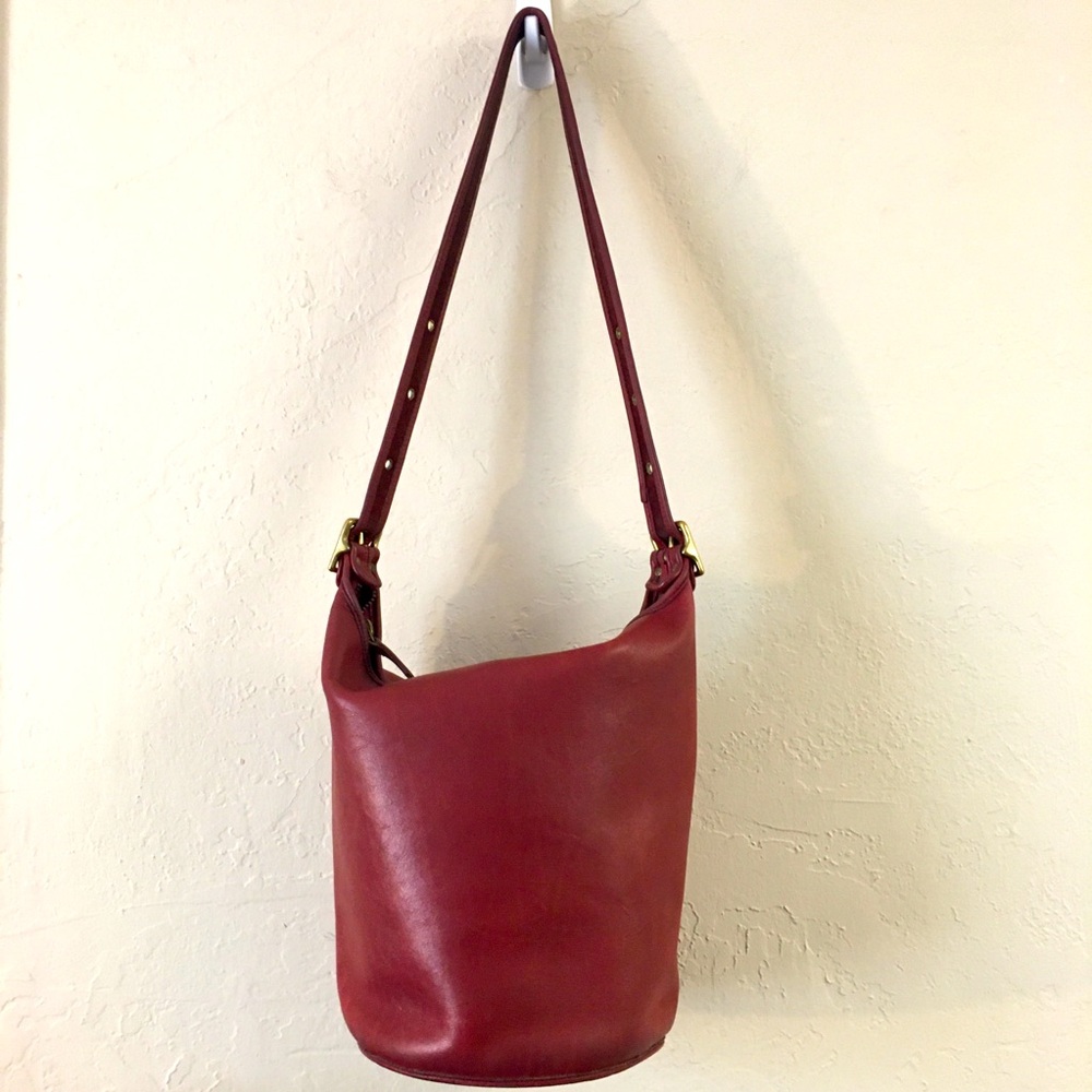 Vintage 1996 COACH Duffle Sac 9085 Bucket Shoulder Crossbody Bag Red